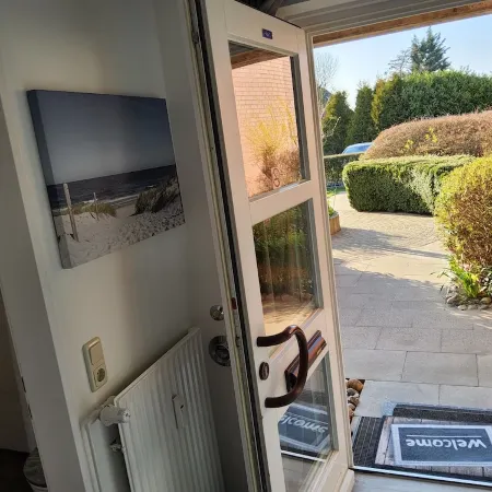 Renovated 2-room apartment, bright and friendly, dogs are welcome
