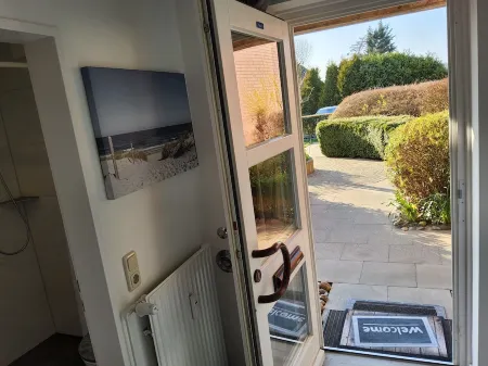 Renovated 2-room apartment, bright and friendly, dogs are welcome