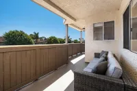 Coastal NEWLY RENOVATED Condo in Dana Point. Walking distance to the Salt Creek!
