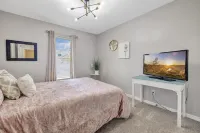 Luxury 4 bed 2.5 bath home TF