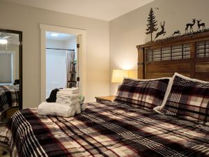Close to Downtown Waynesville with Hot Tub/Peloton/Fire Pit/WiFi