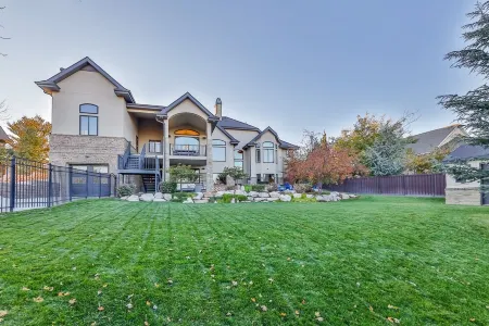 Luxury Family Home, 15 Miles to Downtown SLC!