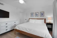 Spring Special Cozy Condo Walk to Beach West PCB
