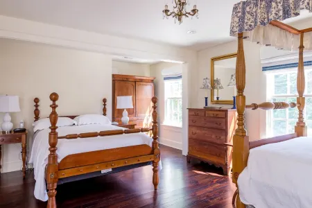 Morrison Cabin Offers The Finest Interiors, Unique History & Very Best Location