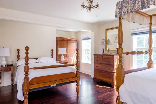 Morrison Cabin Offers The Finest Interiors, Unique History & Very Best Location