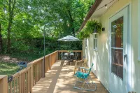 New! Cozy 2-Bedroom Home in Asheville - 10 min from Downtown! Hotels near Charles D Owen Park
