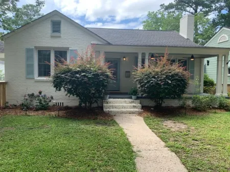 Cozy Cottage in Historic Willowbank