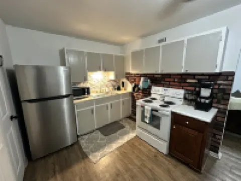 Yellow House with the Red Door - 5 minute drive to Catoosa Hardrock Casino! Hotels in Catoosa