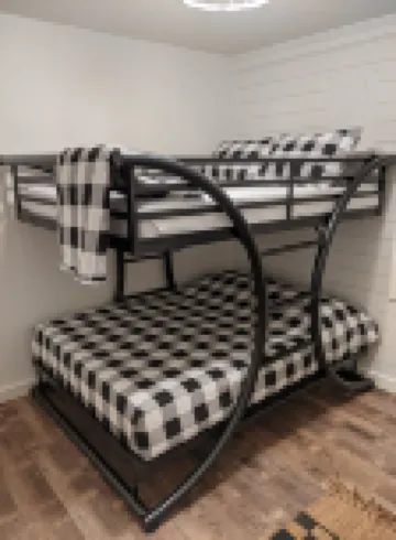 The Corner Cottage with Private Fishing Pond