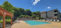 Adorable, updated condo.  Walk to Weirs Beach. Near Bank of N.H.Pavilion.