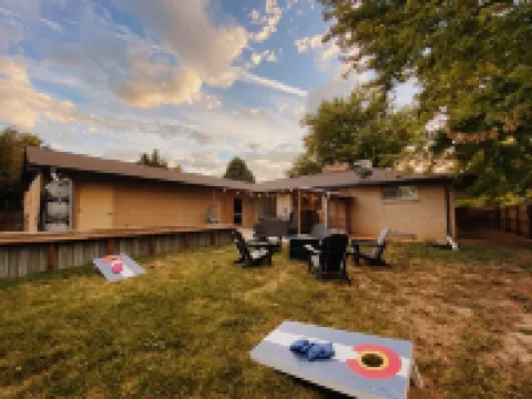 Arvada Oasis + New Hot Tub Sleeps up to 16 with 6 Cozy Beds!!