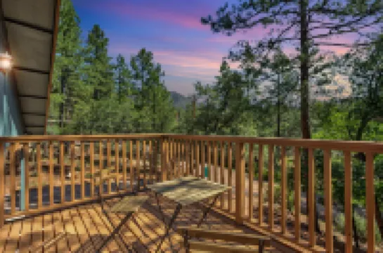Elkchanted Inn Pine: Fully Fenced Backyard, Spacious Cabin in Woods w/King Bed