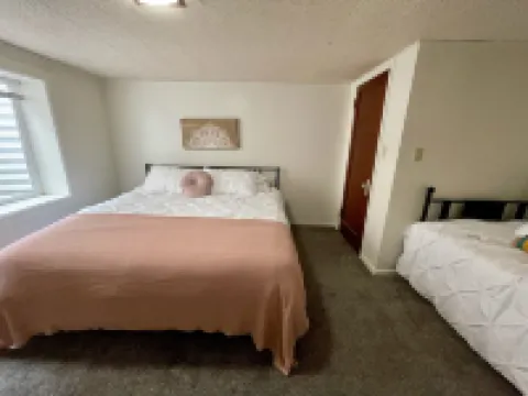 Cozy Downtown Zen Destination