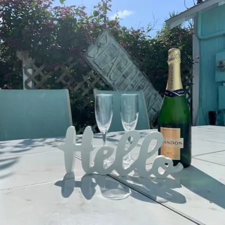 Vilano Beach Cottage, 1/2 block to Surfside Beach. Historic Capo Cottage