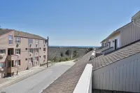 Beachfront  2 Bd Condo with Pool & ocean views-5 min to Atlantic City
