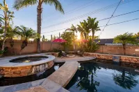 Amazing Modern Pool House near Disneyland