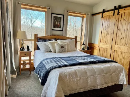 The Hawk Haven Has Awesome Views and is a Newly Updated Cabin with Many Extras