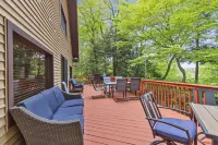 The Redwood Soiree, Hot tub, fast Wi-Fi, gym, arcade room and more