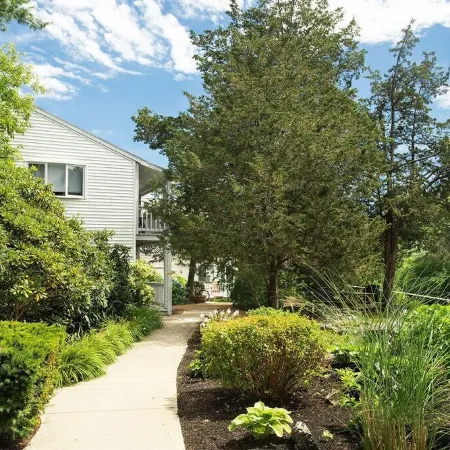 Cozy Nautical Getaway in Cape Neddick