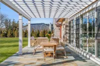 Modern Coastal Katama Retreat - 4th Season of 5 Star Summers