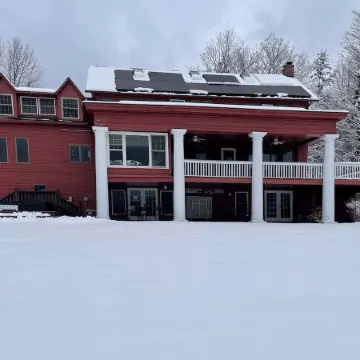 Slopes 5 Mins Away! Conditions Are Still Great! Come Enjoy! Hot Tub and More!