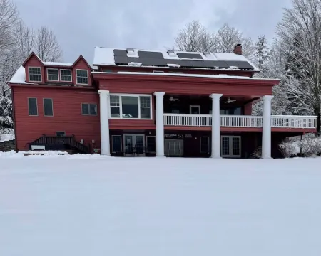 Slopes 5 Mins Away! Conditions Are Still Great! Come Enjoy! Hot Tub and More! 亨特酒店