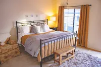 Cozy and Comfortable Desert Retreat close to your Phoenix fun