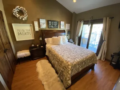 Cozy condo close to everything! CBI-309, 1BR/2BA Hotels in 