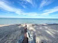 Cottage in Lexington with Lake view just 100 steps from the beach!!