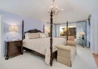 Awesome Hilltop Views, Pool, Vineyards, Olive Trees, 5 mins to Healdsburg