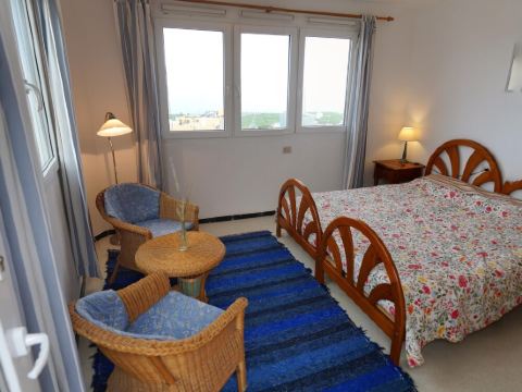 Spacious holiday home with two roof terraces in the sunniest place of the island