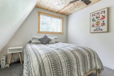 3-bedroom vacation home near Stanislaus National Forest Pinecrest Lake附近的飯店