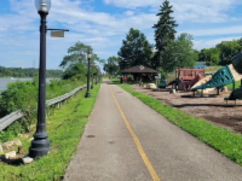 Riverview Home Near Creation Museum/Ark/Ski/Bikes/Cincinnati/Hot Tub-Sleeps 11 Hotéis em Dearborn County