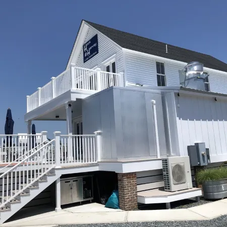 The Crows Nest. <br>Sunsets at the Harbor. Enjoy bird’s eye view. Unique location!