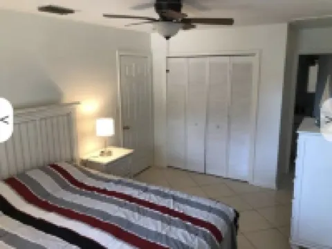 Private Suite near the Beach