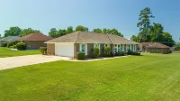 Spacious & Cozy ~ Close to Fort Moore ~ Pool Table
