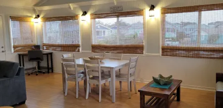 Relaxed Coastal Living in the Heart of the Outer Banks Отели в г. Килл-Девил-Хилс