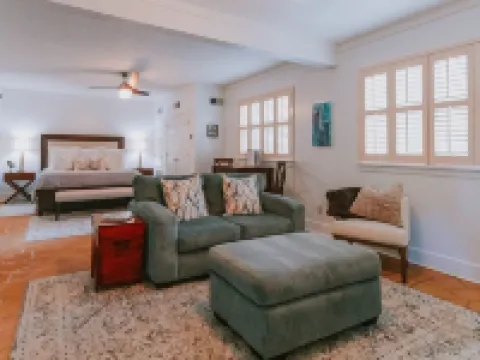 The King Suite - perfect location in Ocean Springs. Only 1 block to Front Beach! Hotels in Ocean Springs