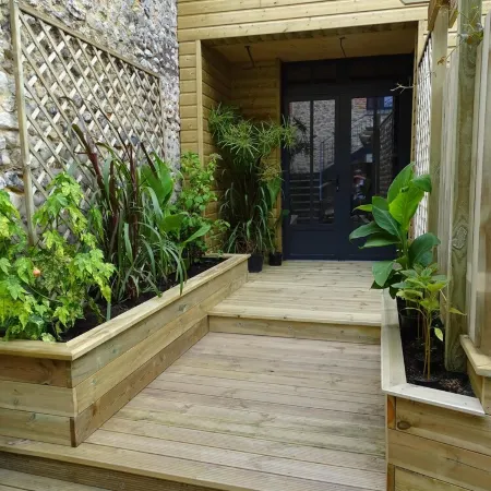 Seaside 2/5 People "JACUZZI and Private Sauna Option PAYABLE