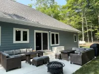 2 Neighboring Homes Sleep 24 - 8 Bedrooms and 10 Bathrooms