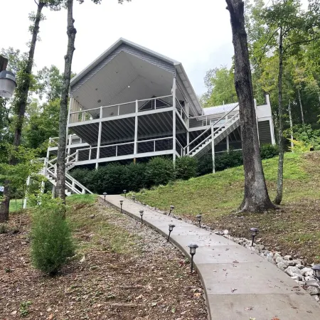 NEW Gorgeous Spacious 4Bd/4Ba Norris Lakefront Home, Giant Decks, Amazing Dock