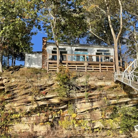Cozy Cabin on the Bluff with the best view on Lewis Smith Lake