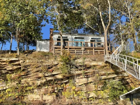 Cozy Cabin on the Bluff with the best view on Lewis Smith Lake
