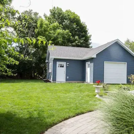 Blue Bay Dream w/ Seasonal Outdoor Jacuzzi, Cabana + Office