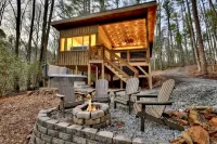 Keturah's Creek - Luxury Couples Tiny Cabin - 8 acres