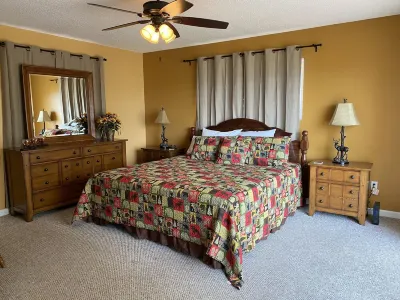 'Eye Candy' Breathtaking Mountain and Lake Views! Hot Tub