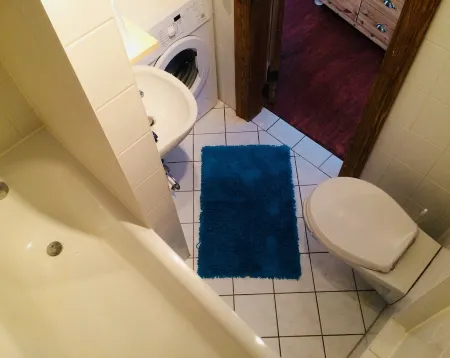 NB holiday apartment or live temporarily / near the train station Отели в г. Тельтов-Флеминг