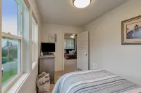 Redondo Beach Bungalow