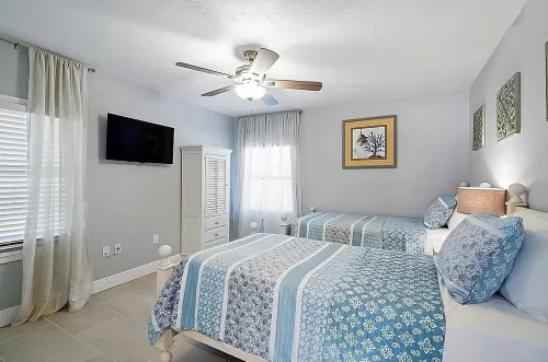 🍹🌞 Florida Getaway! New Pool Heater, Fenced Yard,Close to River and Beaches! فنادق في Sebastian