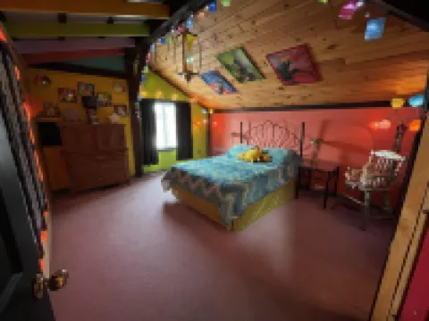 Rental House located TWO minutes walking distance to Ellicottville town!